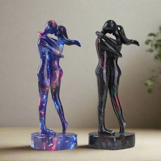 Lovers Statues